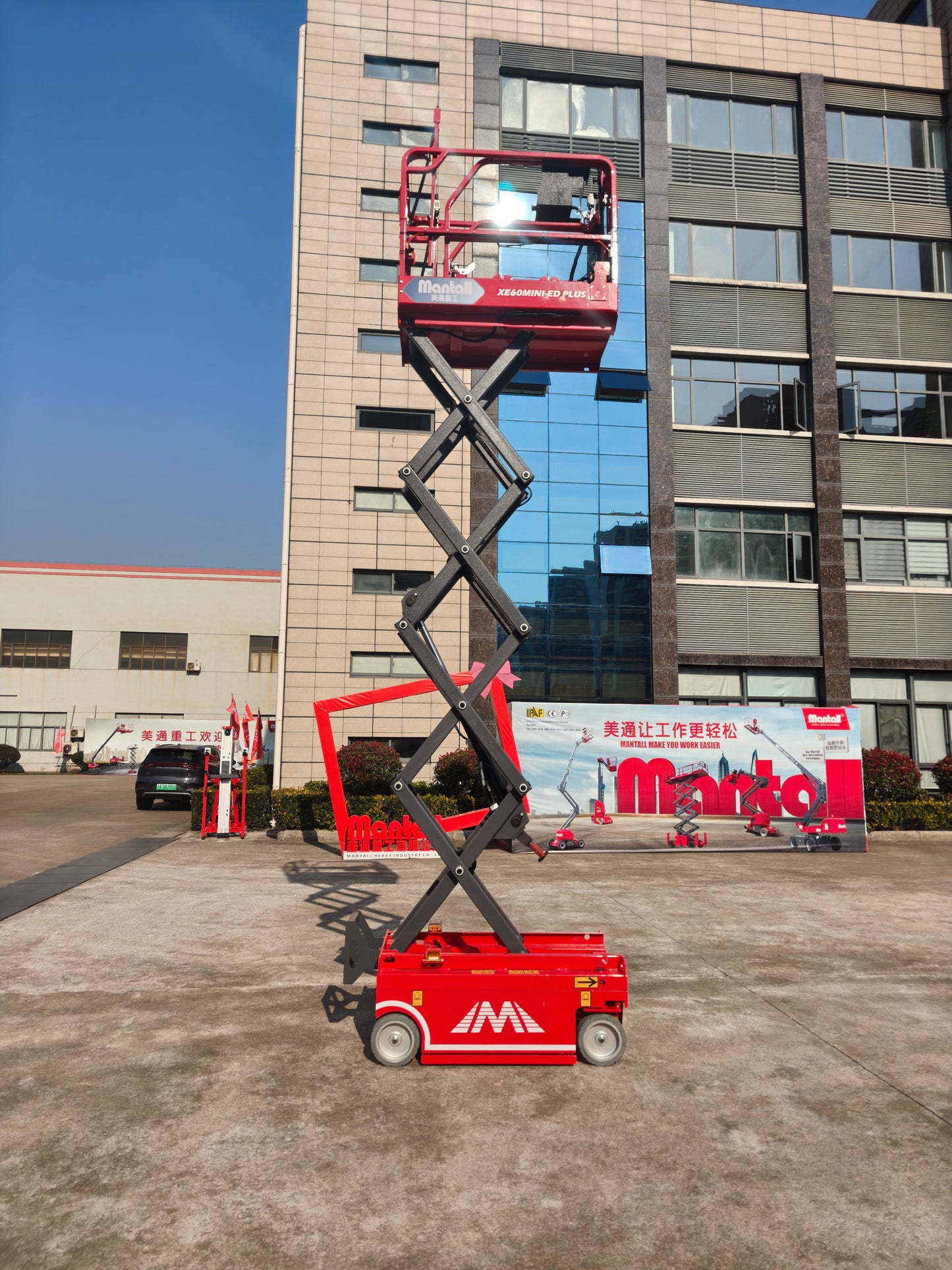 XE MINI/ED SERIES - ELECTRIC SELF-PROPELLED MINI SCISSOR LIFT