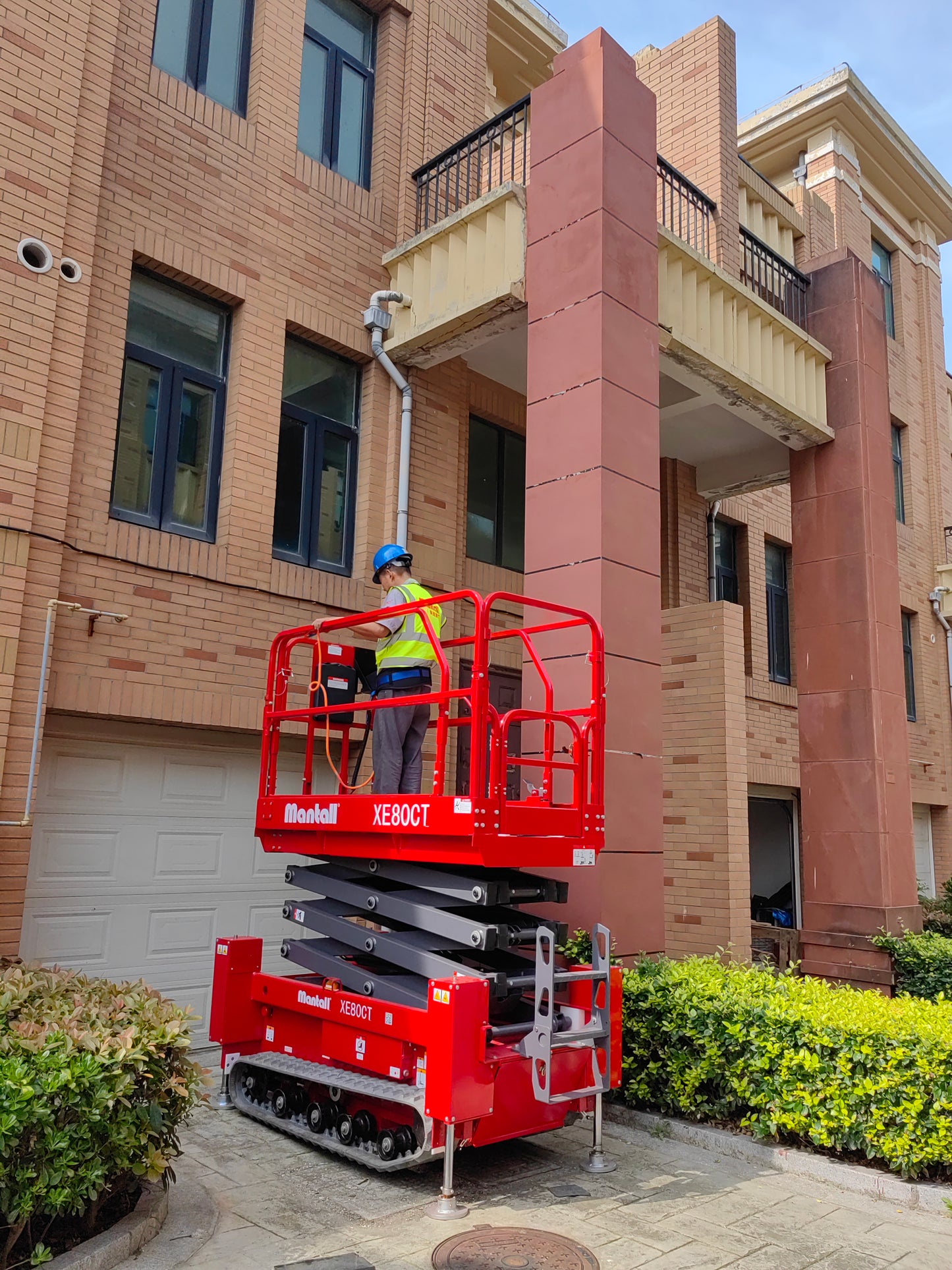 XE-CT Series Crawler Type Scissor Lift