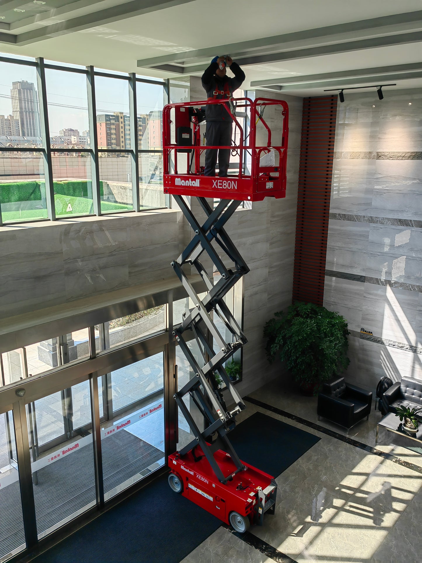 XE-N Series Electric Self-Propelled Scissor Lift